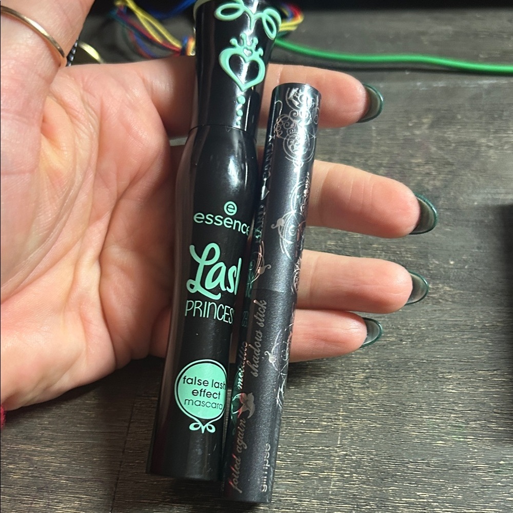 Lash Princess False Lash Effect Mascara -‎ Black Hard Candy Foiled Again shadow